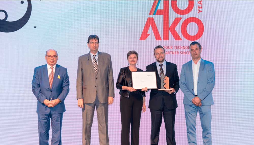 ako-40-años