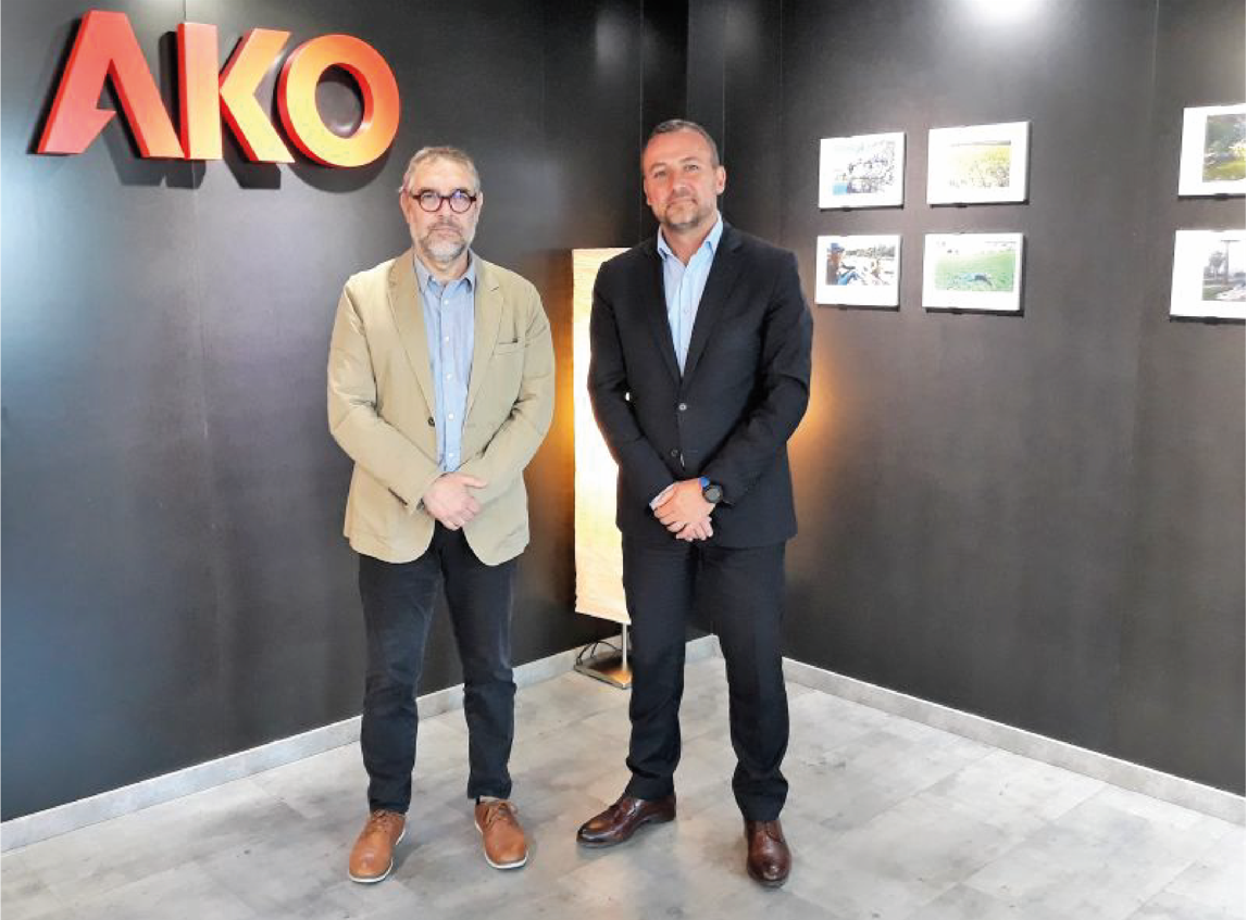 ako-recibe-amec